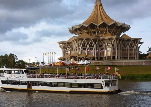river cruise sarawak
