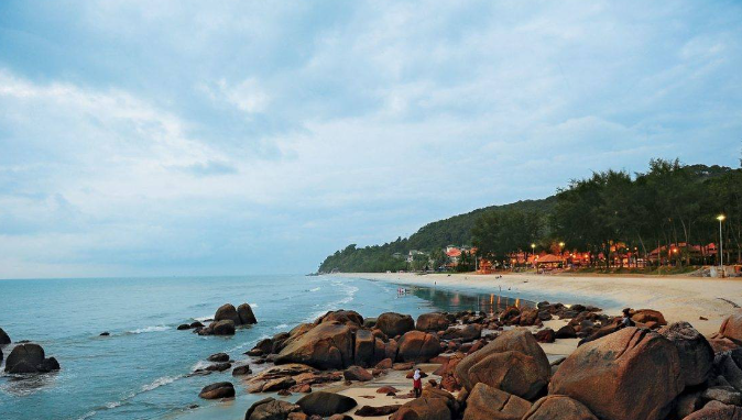 pantai teluk cempedak